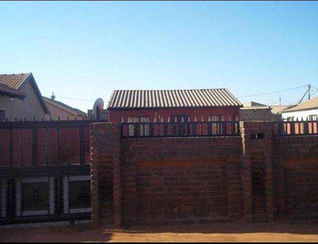 2 BEDROOM HOUSE FOR SALE IN ROODEKOP